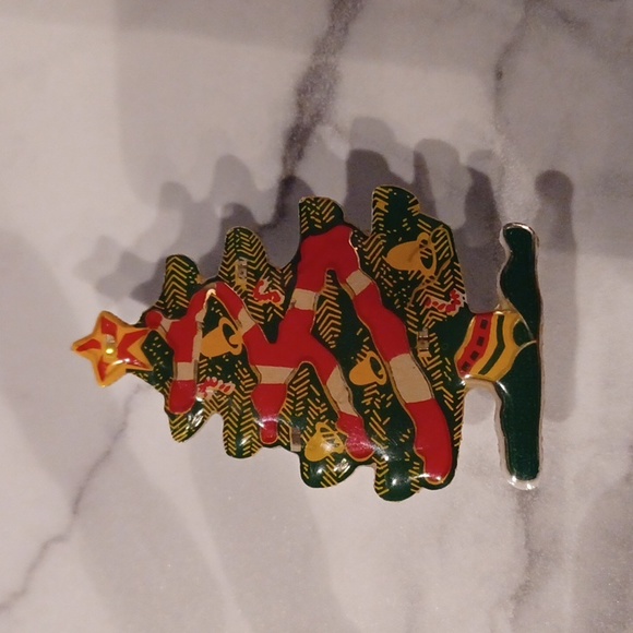 $4 Add-on Flashing Christmas Tree Pin - Magnetic Back - Picture 6 of 6
